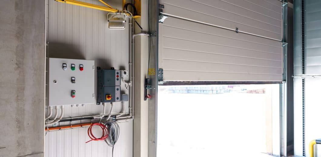 Control units for gates and loading bridges. Control system for warehouse loading bays